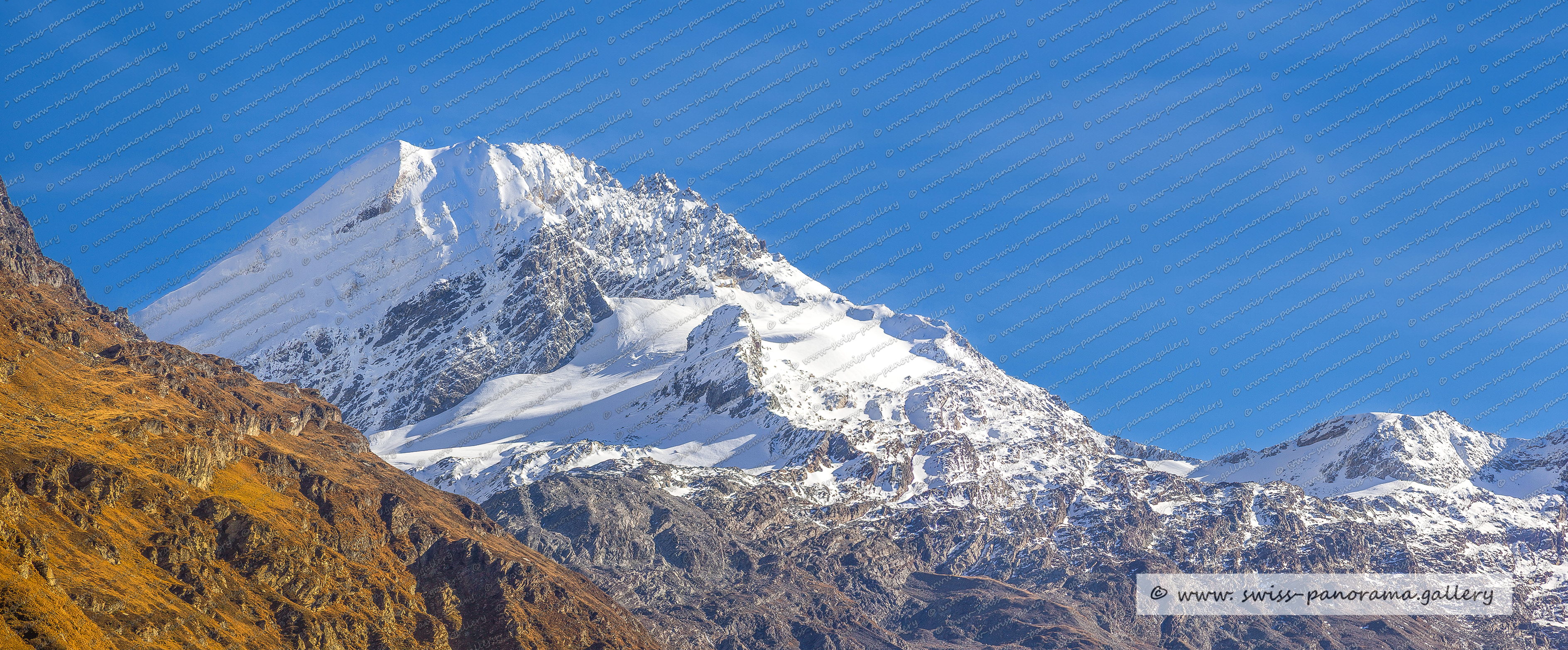 Beschriftetes Alpenpanorama, Silvaplanersee, Silsersee, Fextal, Val Fex, Sils, Chapütschin Pitschen 3328m 4.7km, Hauptgipfel Piz Tremoggia 3441  im Val Fex Grenzberg zu Italien,Beschriftetes Schweizer Alpenpanorama Oberengadin, High resolution panorama photos from Switzerland, Panoramic picture of the Swiss Alps, Panoramic photos of the Swiss Alps, Beschriftetes Panorama Säntis, Swiss Alps, swiss-panorama.gallery, famous Swiss Alps, Swiss Panorama Gallery, labelled mountain panorama from Switzerland, mountain panoramas from Switzerland, Panoramic photo of the Swiss mountains,  Iconic Swiss Alps, panoramic photo prints, Pass das Tremoggia 3014  zu sehen Panobild Val Fex, Fuorcla dal Capütsch 2930m, Hauptgipfel Piz Fora 3363m (GR) - Bregaglia ist ein Grenzberg zu Italien, Fuorcla Fex-Fedoz 3143m, S-Grat Piz Güz, Linie 1Piz Led 3087m (GR) - Sils im Engadin/SeglPiz Salatschina 2826m  (GR) – Bregaglia, Fuorcla da Salatschina 2754m, , swiss panorama.gallery